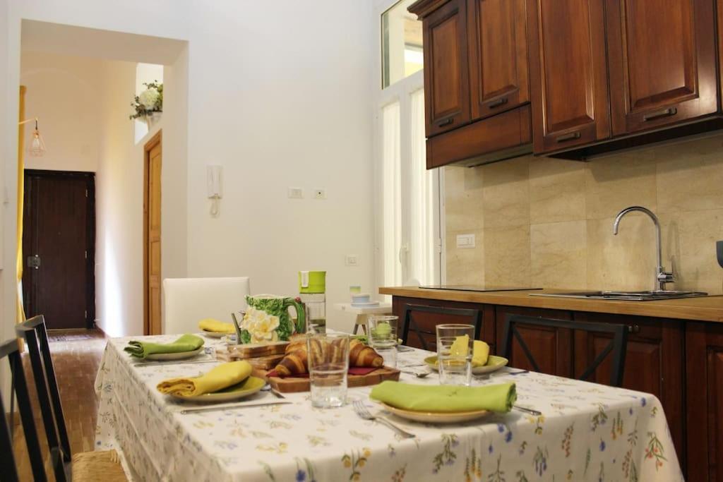 Ferienwohnung Easy Napoli Duomo Exterior foto